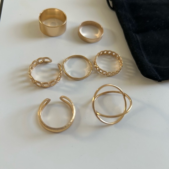 Gold rings bundle with ring cuffs 💅🏼 - Picture 3 of 4